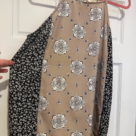 Cute tank top.  Spaghetti straps. - Picture 3 of 3